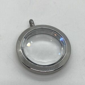 Origami Owl Living Locket Silver Beveled Face Twist Open Medium Size | 1.4” L